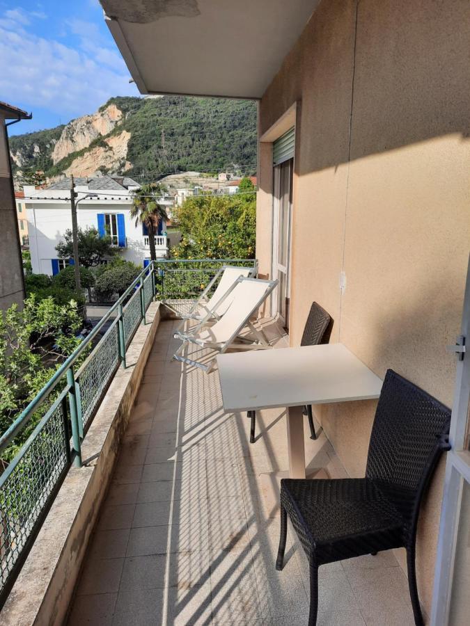 Casa Romeo Appartamento Con Posto Auto Finale Ligure Eksteriør bilde