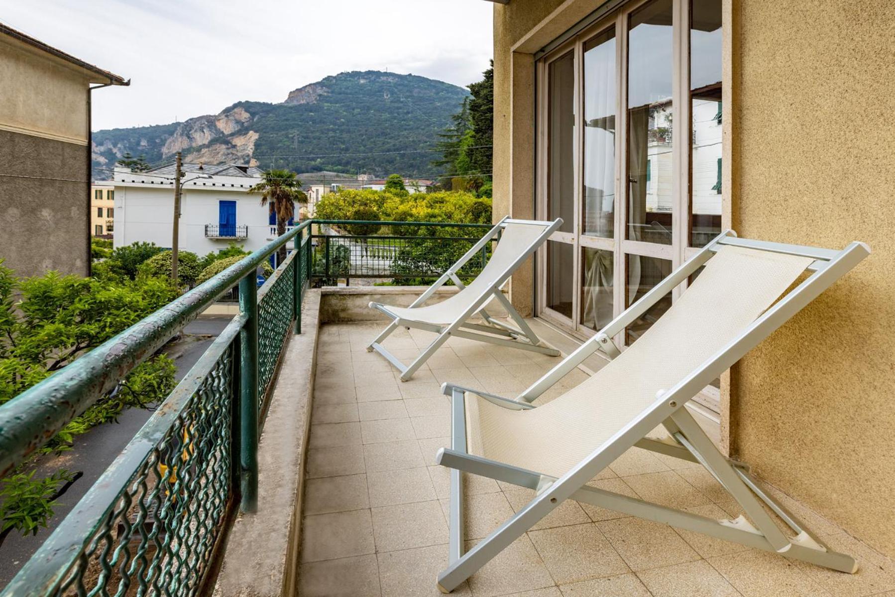 Casa Romeo Appartamento Con Posto Auto Finale Ligure Eksteriør bilde