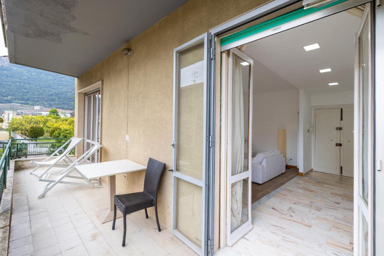 Casa Romeo Appartamento Con Posto Auto Finale Ligure Eksteriør bilde